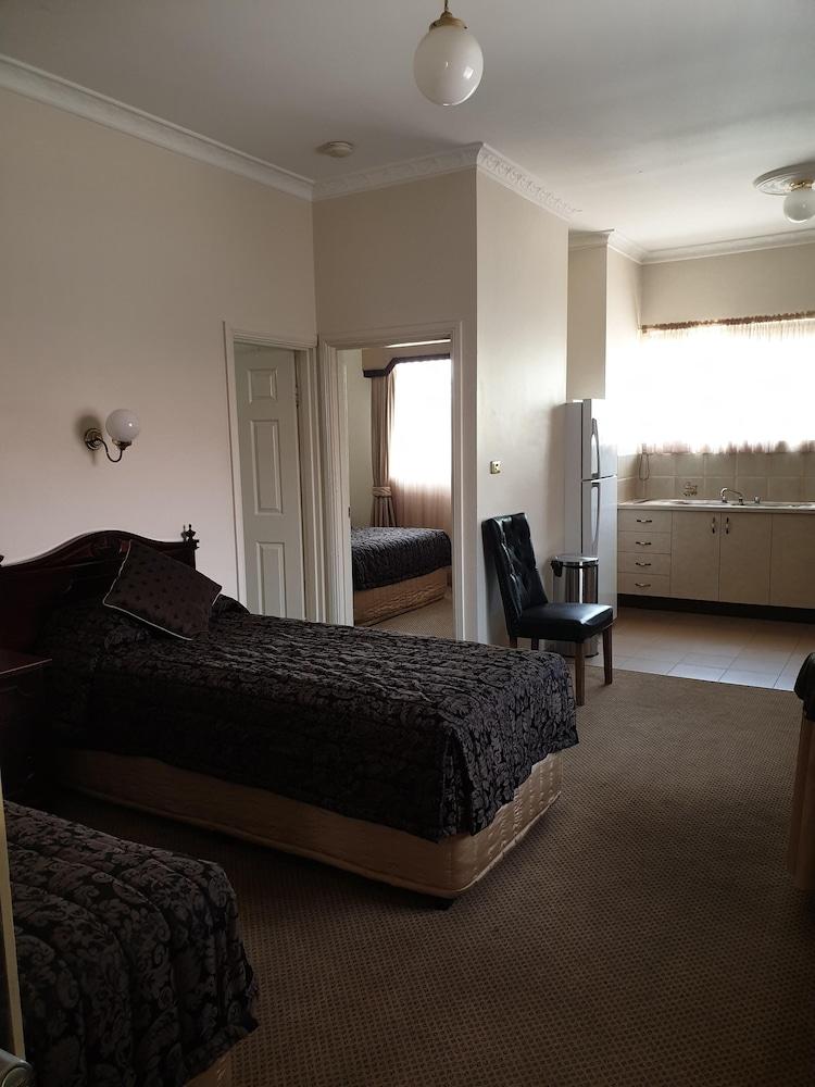 Australian Heritage Motor Inn Ντούμπο Εξωτερικό φωτογραφία