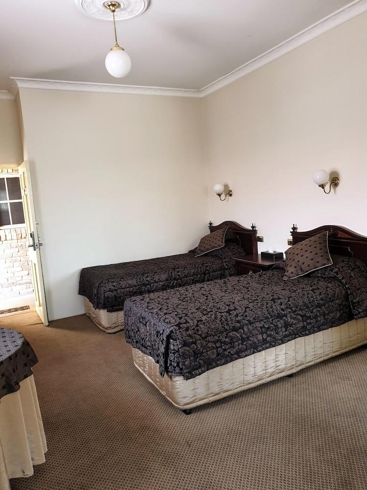 Australian Heritage Motor Inn Ντούμπο Εξωτερικό φωτογραφία