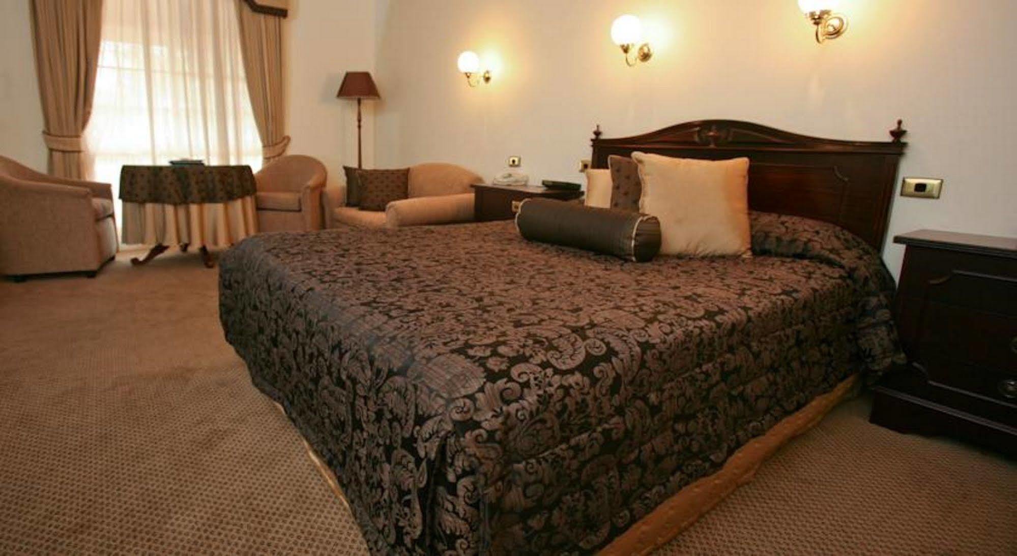 Australian Heritage Motor Inn Ντούμπο Εξωτερικό φωτογραφία
